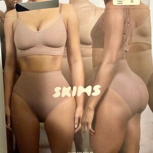 SKIMS Seamless Sculpt Brief in black